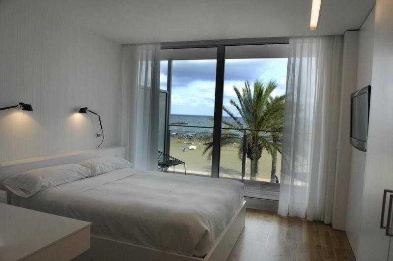 Meraki Beach Hotel - Only Adults ปลายา โปบลา เด ฟาร์นาลส์ ภายนอก รูปภาพ